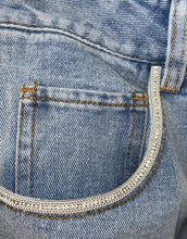 Load image into Gallery viewer, Light Wash Jeans
