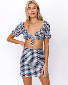 gingham top, puff sleeve top, front tie crop top, saffire clothing, gingham two piece set