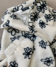 Load image into Gallery viewer, Vail Daisy Sherpa Jacket
