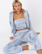 Load image into Gallery viewer, grey tie dye sweatpants, saffire clothing, le lis,womens sweatpants, womens sweatpants, womens three piece sets, womens lounge wear
